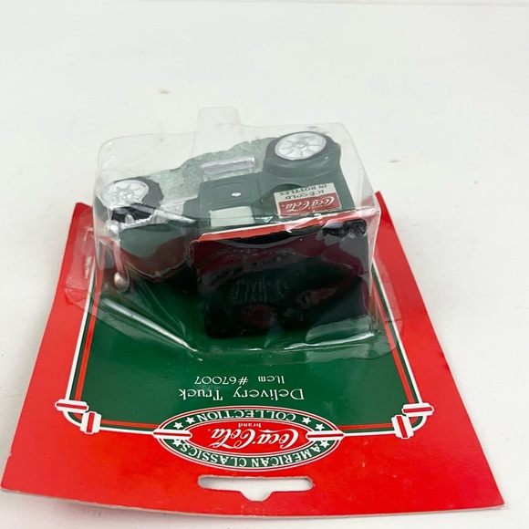Coca-Cola Delivery Truck Item # 67007 Collectible American Classic Collection - Picture 5 of 14